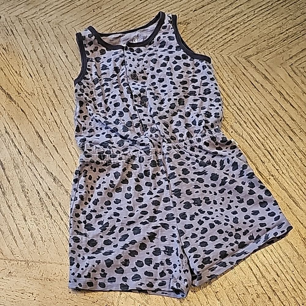 Leopard romper size 4T mini heroes
